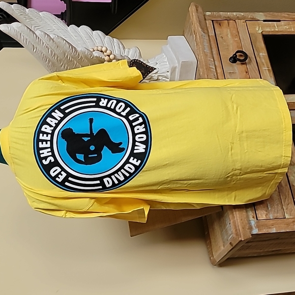 Ed Sheeran Divide World Tour Tee And Plush Keychain - SZ XXL - Picture 4 of 6